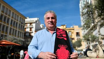 Paco Soler, en la c¨¦ntrica Plaza del Olivar de Palma de Mallorca.