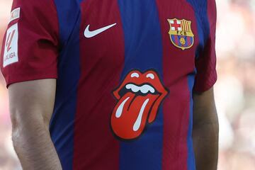 Una de las imágenes del Clásico, el logo del grupo Rolling Stones en la camiseta del Barcelona.