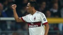 Carlos Bacca celebra el gol que le anot&oacute; el pasado domingo al Torino en la octava fecha de la Serie A