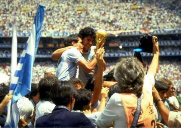 Con Diego Armando Maradona como estandarte, Argentina consiguió su segundo título del Mundo al vencer 3-2 a Alemania en la cancha del Coloso de Santa Úrsula