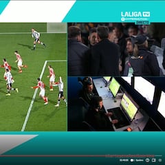 La polémica que ha incendiado Gijón: pitan penalti por una falta del atacante