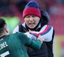 El duro encontrón de Medel y su entrenador en el Bologna