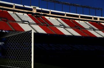 A general view prior to the UEFA Champions League Round of 16 second leg match between Club Atletico de Madrid and Bayer Leverkusen at Vicente Calderon Stadium on March 15, 2017 in Madrid, Spain.