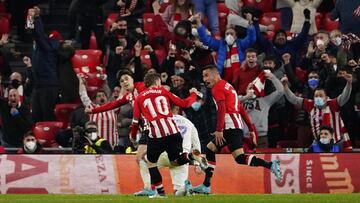 Los jugadores del Athletic celebraron así el gol de Berenguer.