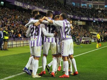 1-0. Anuar celebr¨® el primer gol.