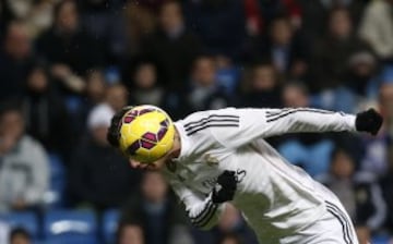 El colombiano marcó gol y salió lesionado a los 20 minutos del primer tiempo. 