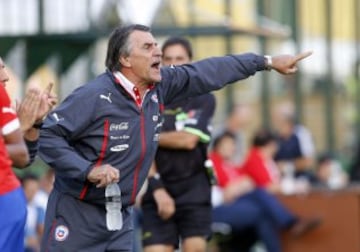 Rodrigo Echeverría y Cristián Cuevas anotaron para un 2-0 que pone en la disputa a Chile.