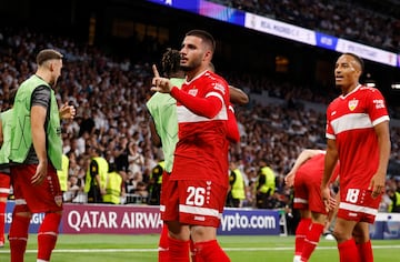 1-1. El delantero del Stuttgart celebra el tanto del empate.