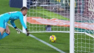 Clear Messi goal not given against Valencia