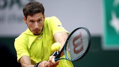 Paris (France), 28/05/2024.- Pablo Carreno Busta of Spain hits a backhand during his Men's Singles 1st round match against Mariano Navone of Argentina at the French Open Grand Slam tennis tournament at Roland Garros in Paris, France, 28 May 2024. (Tenis, Abierto, Francia, España) EFE/EPA/YOAN VALAT
