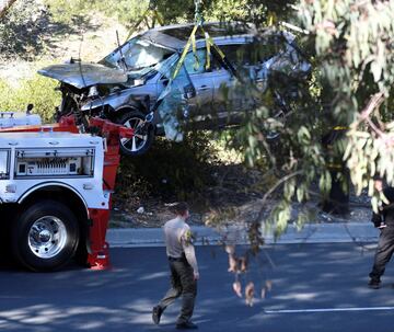 El  automvil de Tiger Woods tras el accidente de trfico en el suroeste de Los ?ngeles, California (EE.UU).