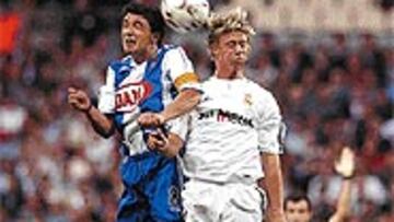 <B>GARRA</B>. Morales tratará de frenar a Aimar en el duelo de Mestalla.