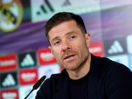 Los Blancos are believed to be quietly doing the background work for a midfielder .