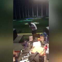 ¡Ver para creer! El ridículo más espantoso jugando al golf