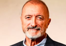 Arturo Pérez-Reverte, escritor: “No son los tiranos los que hacen esclavos, sino los esclavos los que hacen tiranos”