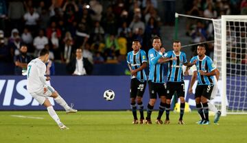 Cristiano Ronaldo makes it 1-0 with a great free-kick.