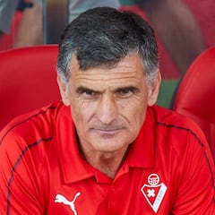 Mendilibar: "El partido ha sido un circo; lo del VAR no es fútbol"