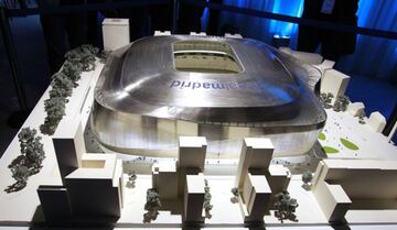 El Real Madrid proyecta una reforma para cubrir el estadio. Las obras comenzarían a mediados de 2018.
