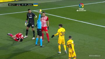 La amarilla a Gavi tras una entrada que se las trae...