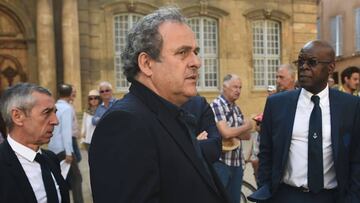 Platini en el funeral de Henri Michel.