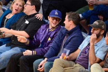 El actor Joseph Gordon-Levitt (Origen, El Caballero Oscuro o Looper) presenció el partido entre Lakers y Suns en el Staples Center.