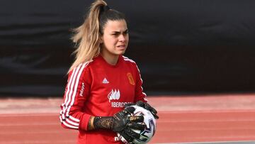 La guardameta de la selección española de fútbol Misa Rodríguez durante el entrenamiento del equipo previo al amistoso de este viernes ante el combinado de Países Bajos.