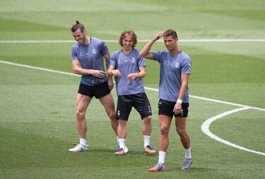 Gareth Bale: "I won't be disappointed if I'm not in the starting XI in Cardiff"