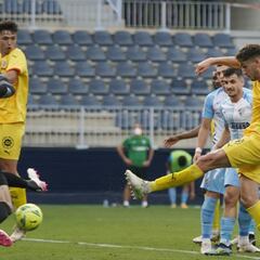 El Girona, como un cohete hacia el playoff ante un Málaga con diez