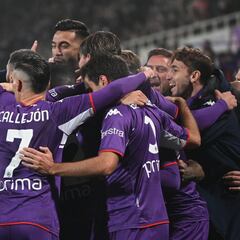 Vlahovic gana el combate con Ibra y el Milan cae