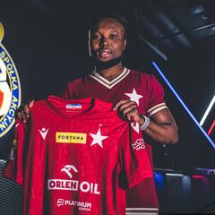 Oficial: James, cedido al Wisla