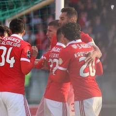 Raúl Jiménez con pocos minutos en victoria del Benfica