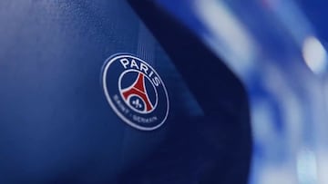 El PSG presenta su nueva camiseta con Mbappé