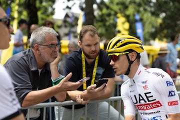 Juan Ayuso, con AS y El País antes de arrancar la quinta etapa del Tour 2024