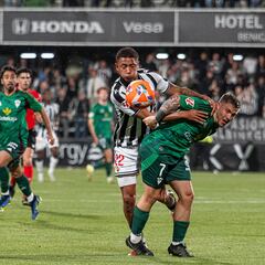 Los errores defensivos ponen en riesgo la permanencia