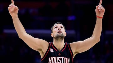 LOS ANGELES, CA - MARCH 01: Ryan Anderson #3 of the Houston Rockets celebrates a three pointer during a 122-103 win over the LA Clippers at Staples Center on March 1, 2017 in Los Angeles, California. NOTE TO USER: User expressly acknowledges and agrees that, by downloading and or using this photograph, User is consenting to the terms and conditions of the Getty Images License Agreement. Harry How/Getty Images/AFP
== FOR NEWSPAPERS, INTERNET, TELCOS & TELEVISION USE ONLY ==