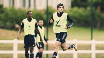 Raúl Jiménez en un entrenamiento con el Wolverhampton