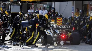 Formula One F1 - Russian Grand Prix - Sochi Autodrom, Sochi, Russia - September 29, 2019 Renault's Nico Hulkenberg is seen in the pit. Yuri Kochetkov/Pool via REUTERS