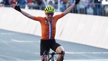 ¡Increíble! Van Vleuten celebra el oro en ciclismo en ruta... sin saber que en realidad era segunda