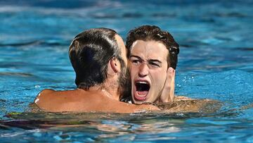 Water Polo - FINA World Championships - Men's Gold Medal Match - Italy v Spain - Alfred Hajos Swimming Complex, Budapest, Hungary - July 3, 2022 Spain players celebrate after winning Men's Gold Medal Match REUTERS/Marton Monus