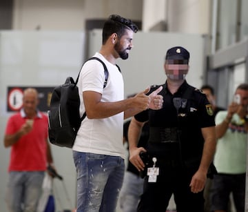 Locura por Diego Costa en su llegada a Madrid