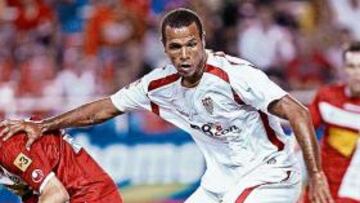 <b>ORGULLOSO. </b>Luis Fabiano fue el protagonista en el encuentro de Copa del pasado jueves.
