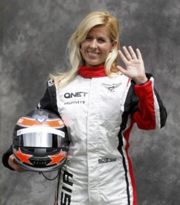 (15/03/2012) María de Villota posa como piloto probador del equipo Marussia de Fórmula 1.