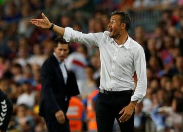 Barcelona coach Luis Enrique gestures. REUTERS/Albert Gea