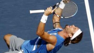 <b>ALEGRÍA.</b> Carlos Moyà celebró su clasificación como se merece. Batió a la revelación del torneo, el letón Ernests Gulbis.