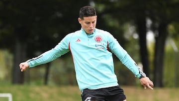 James Rodríguez durante un entrenamiento en Bogotá a la espera de que se resuelva su futuro.