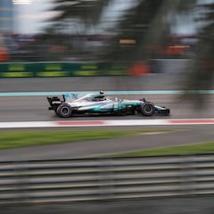 Bottas gana la última carrera; Alonso, 9º y Sainz abandona