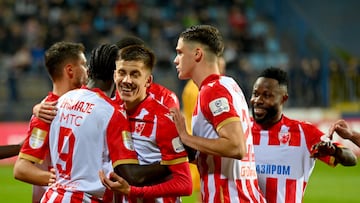 El Estrella Roja celebra su triunfo ante el Spartak Subotica