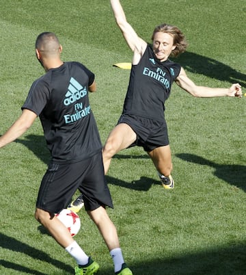 Cristiano y Modric protagonistas en el entrenamiento
