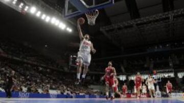 Sergio Llull ante el Rio Natura Monbus.