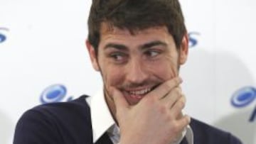 Iker Casillas est&aacute; en plena fase de recuperaci&oacute;n tras su operaci&oacute;n en la mano.